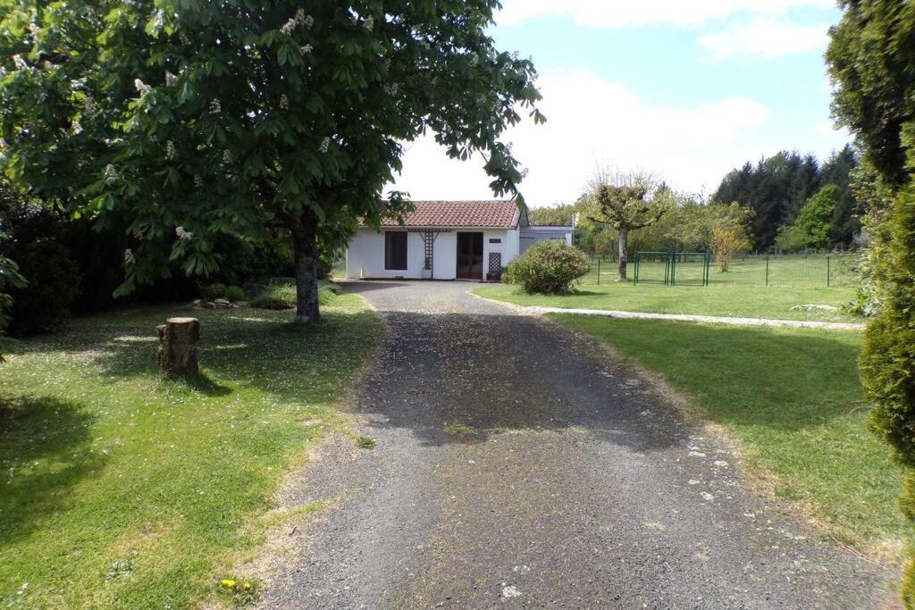 فيلا Breesfalt Gite Accomodation Maisonnais-Sur-Tardoire المظهر الخارجي الصورة